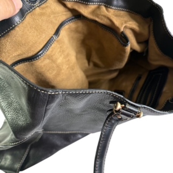 NWOT Liz Claiborne Black Pebble Leather Tote Bag - Picture 9 of 11